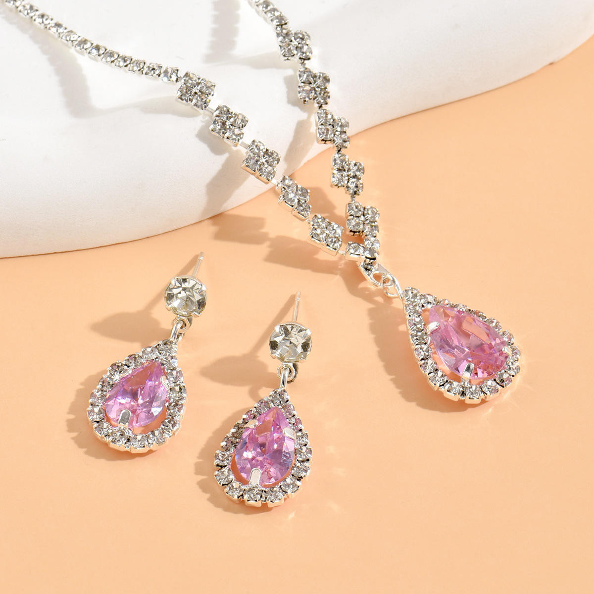 Elegant Pink Teardrop Crystal Jewelry Set – Necklace & Earrings